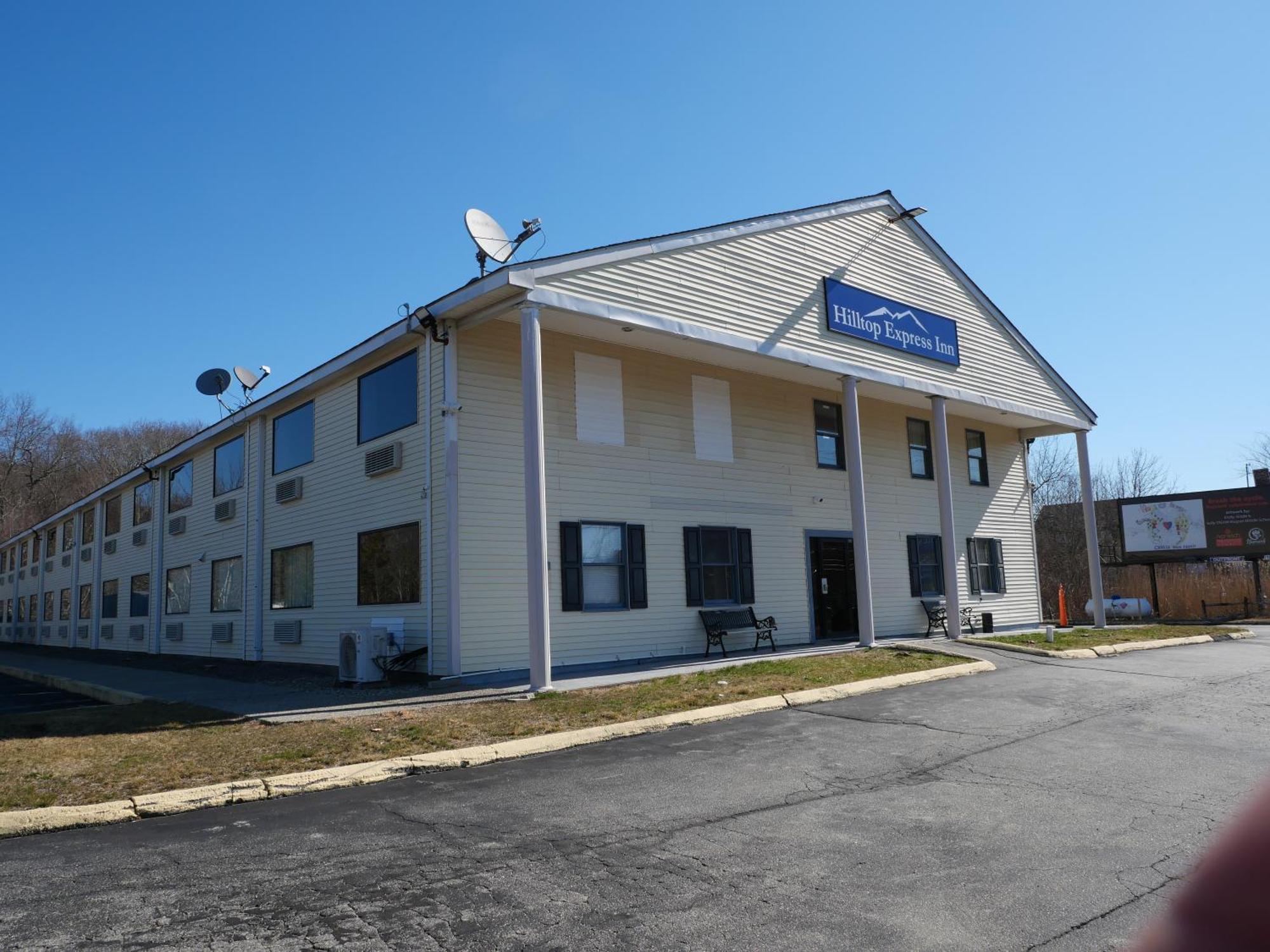 Hilltop Express Inn Groton Exterior photo