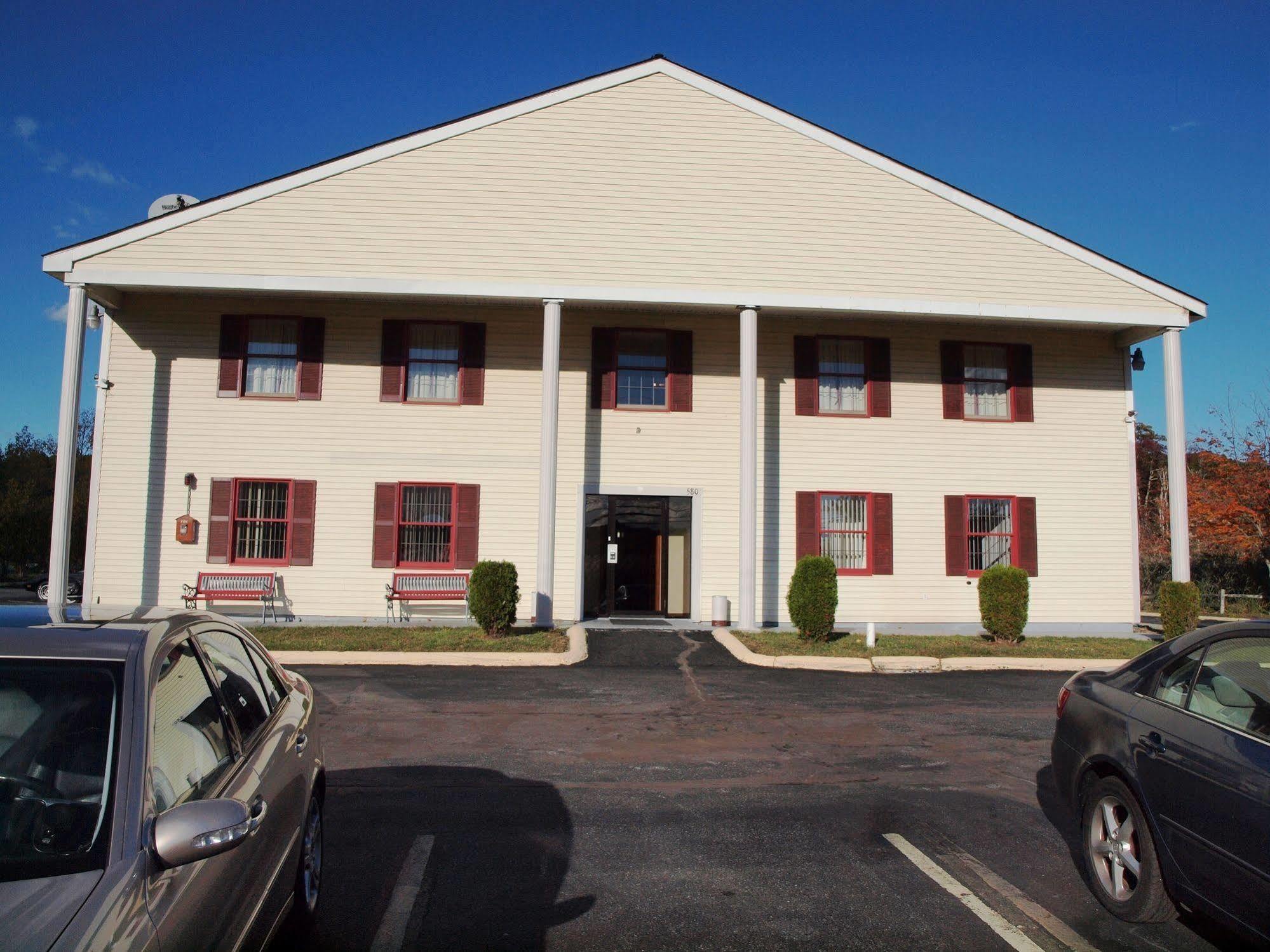 Hilltop Express Inn Groton Exterior photo